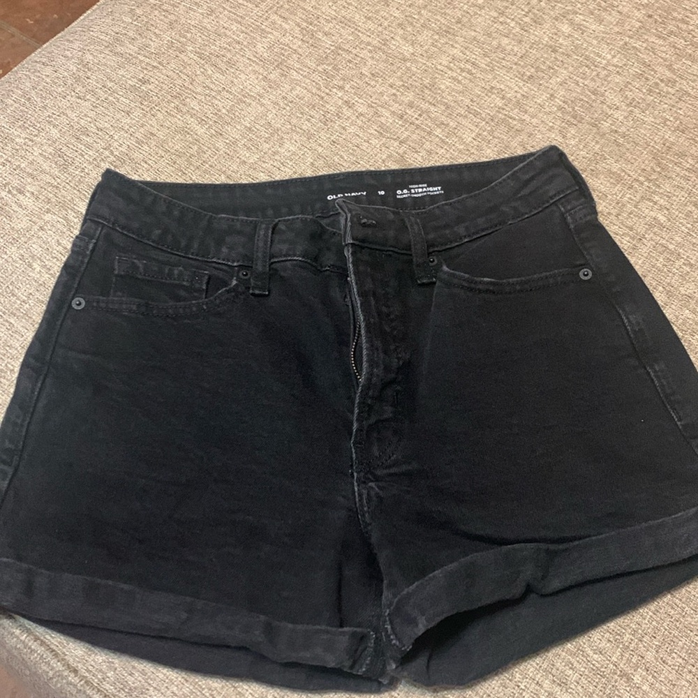 Black Old Navy jean shorts
